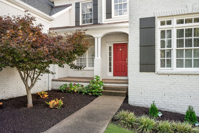 6040 Woodland Hills Dr, Nashville, TN 37211