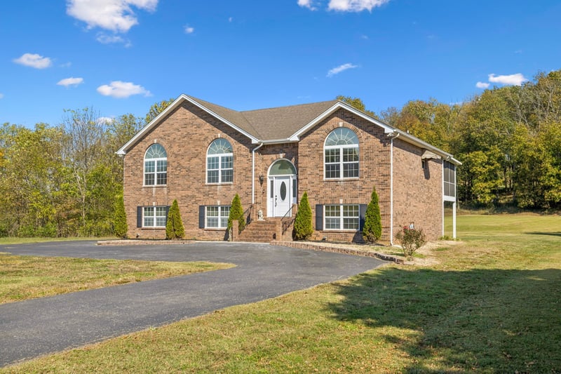 3679 Old Greenbrier Pike, Springfield, TN 37172