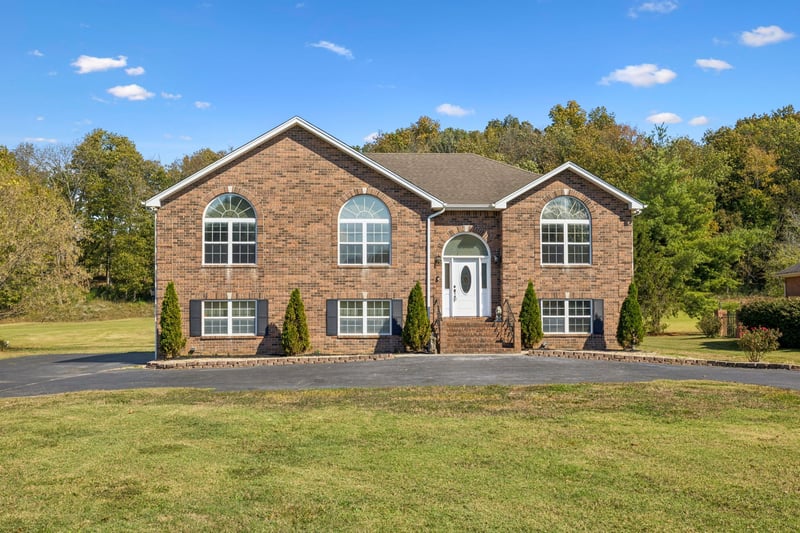 3679 Old Greenbrier Pike, Springfield, TN 37172