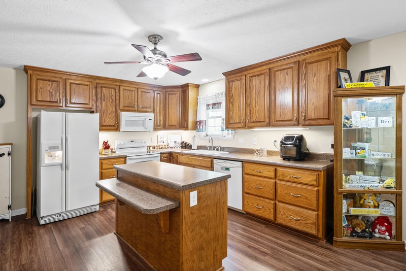 1038 Phillip Dr, Portland, TN 37148
