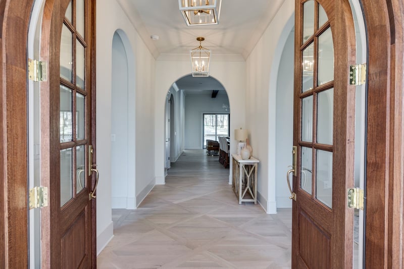 811 Neartop Dr, Nashville, TN 37205