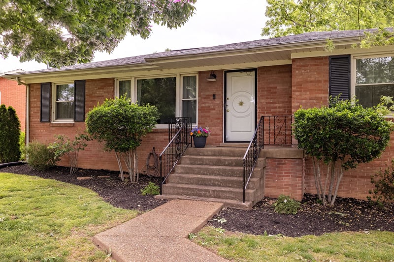 400 Freda Villa, Madison, TN 37115