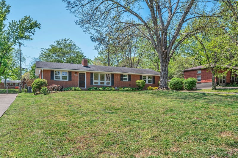 216 Graeme Dr, Nashville, TN 37214