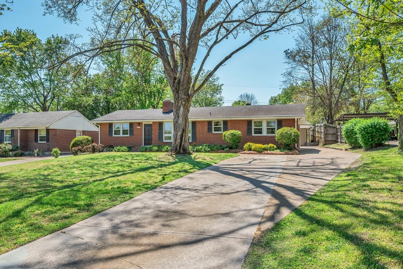 216 Graeme Dr, Nashville, TN 37214