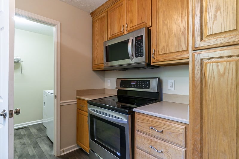 568 Woodcrest Dr, La Vergne, TN 37086