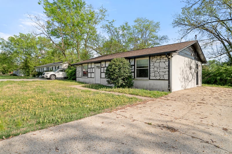 3329 Kings Ln, Nashville, TN 37218