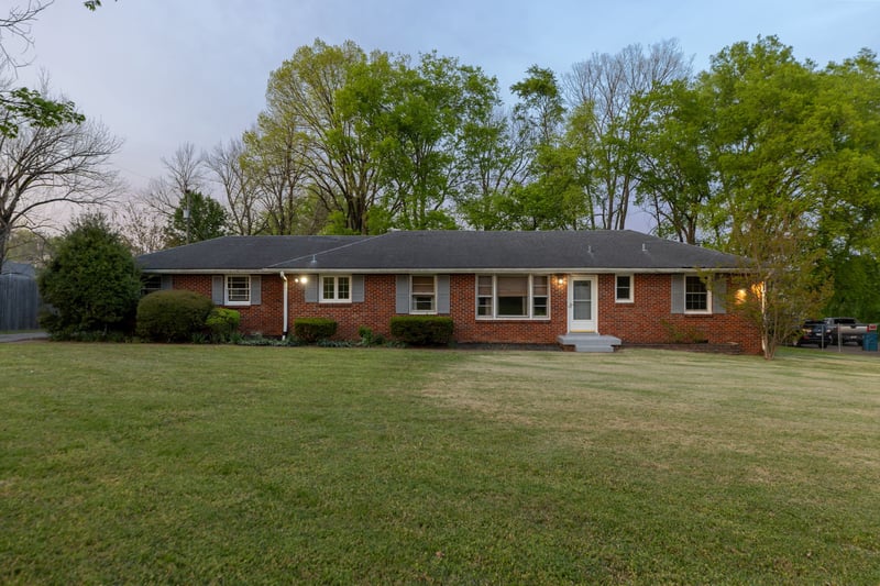 307 Shepherd Hills Dr, Madison, TN 37115