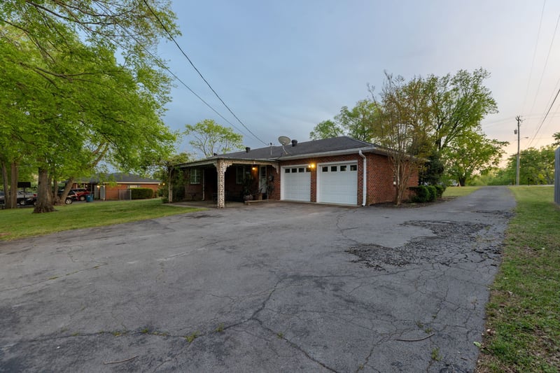 307 Shepherd Hills Dr, Madison, TN 37115