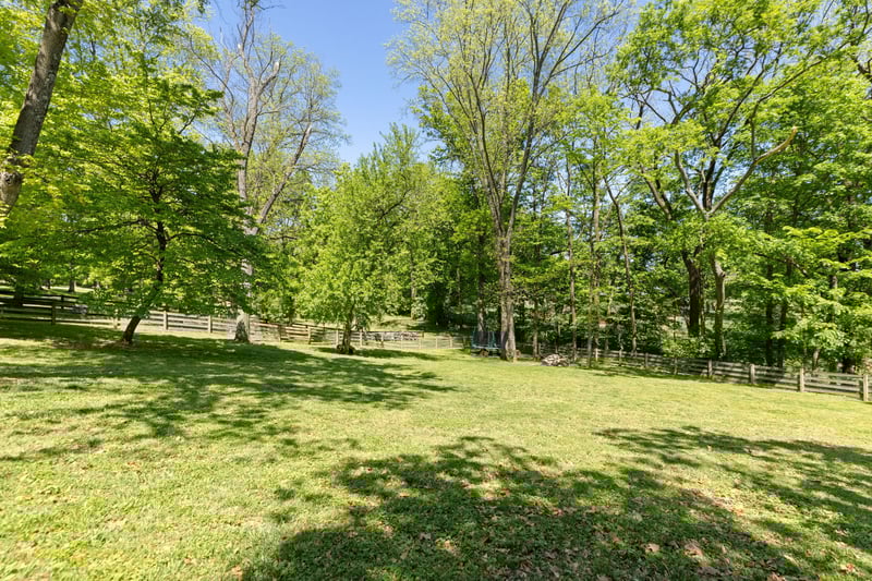 5384 Trousdale Dr, Nashville, TN 37220