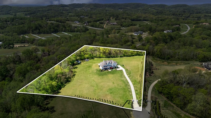 5026 Hilltop Ln, College Grove, TN 37046