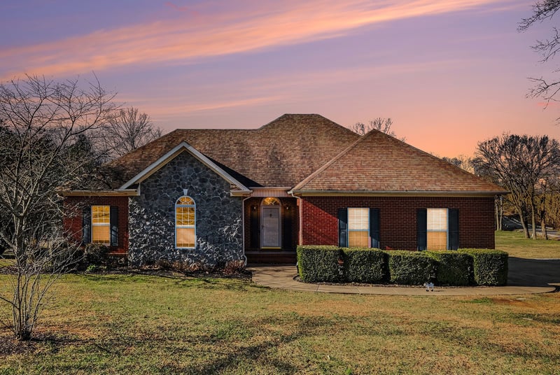 1238 Sam Johnson Rd, Columbia, TN 38401