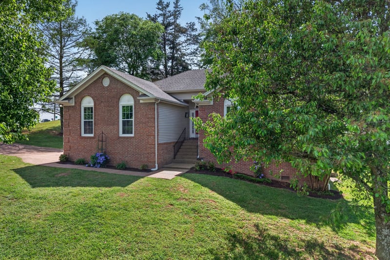 2332 Devonshire Dr, Old Hickory, TN 37138