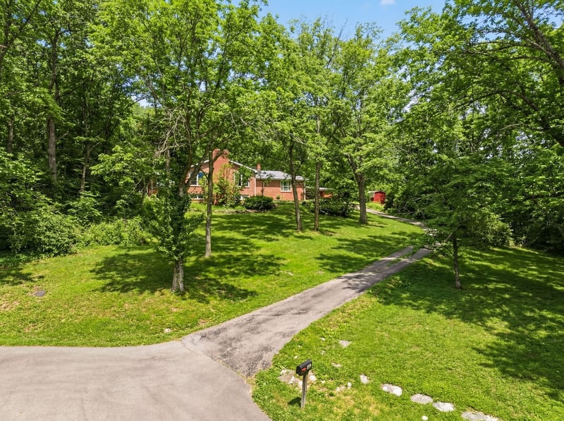 1306 Belmont Park Ct, Nashville, TN 37215