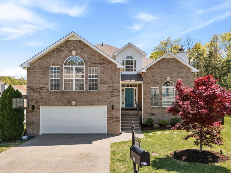 4277 October Woods Dr, Antioch, TN 37013