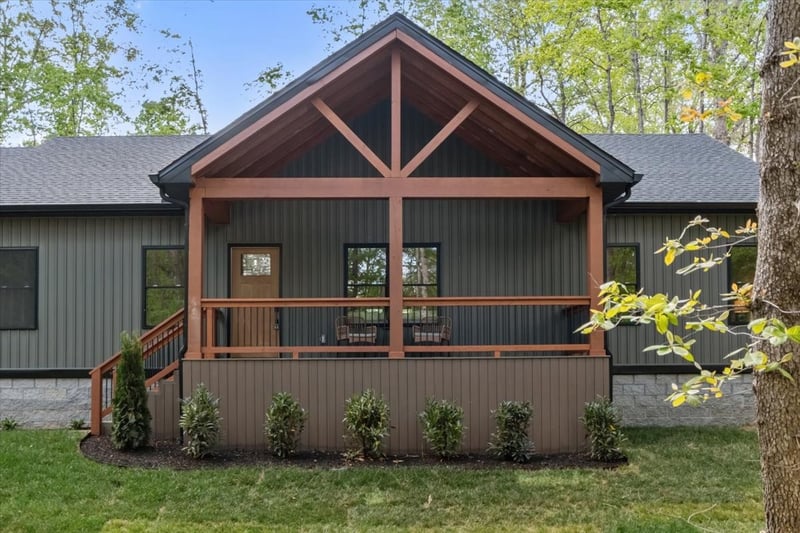 827 Town Branch Rd, Charlotte, TN 37036