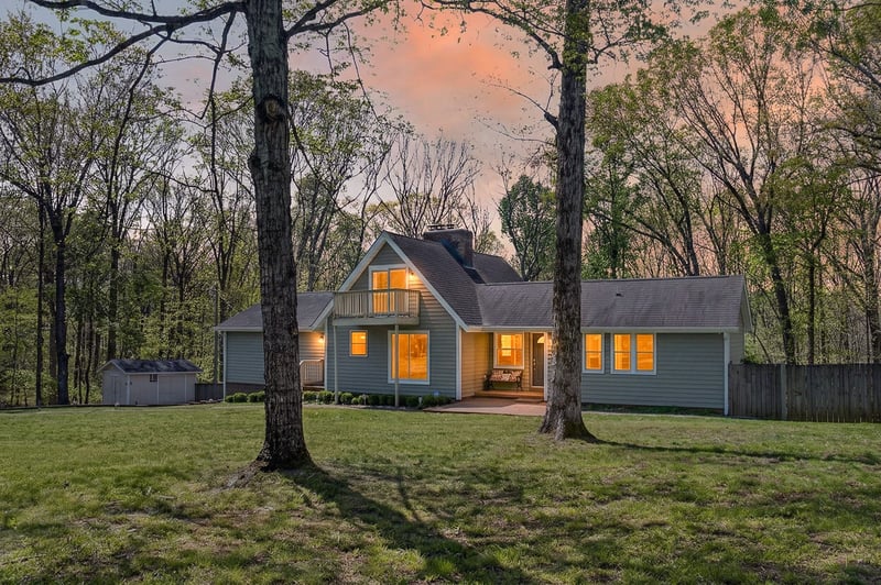 1040 Williams Dr, White Bluff, TN 37187