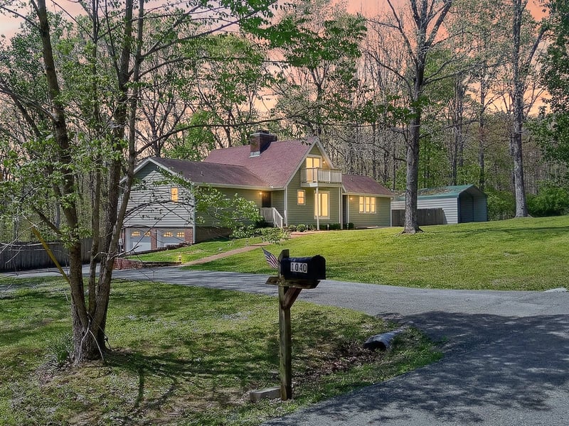 1040 Williams Dr, White Bluff, TN 37187