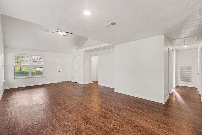 1513 Waxman Dr, La Vergne, TN 37086