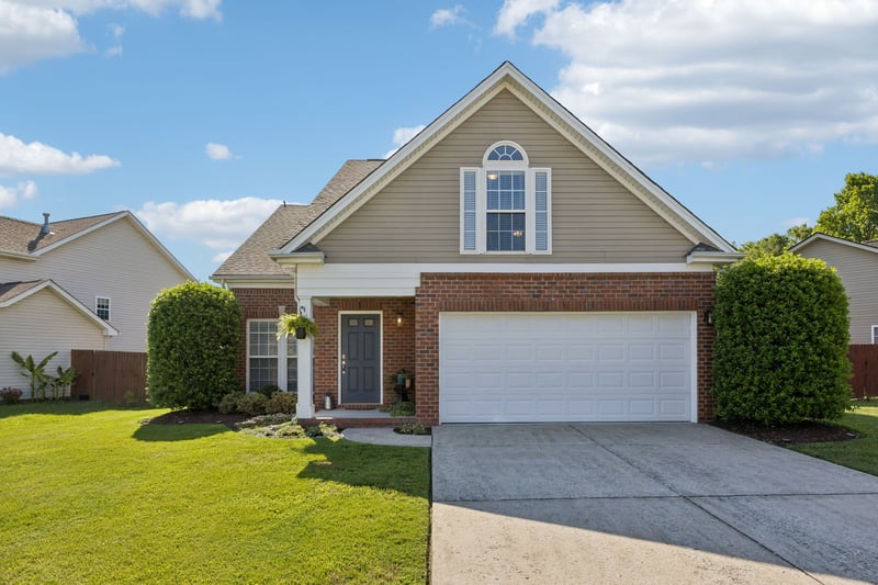 410 Creekside Ln, Spring Hill, TN 37174