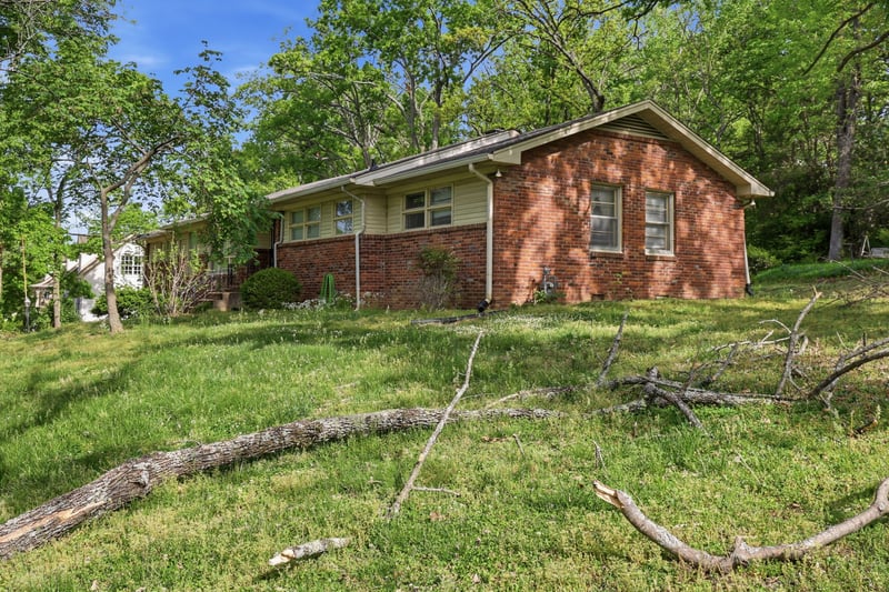 1318 Burton Valley Rd, Nashville, TN 37215