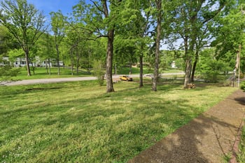 1318 Burton Valley Rd, Nashville, TN 37215