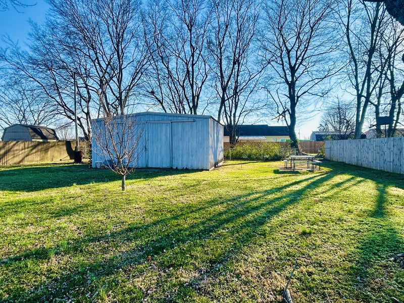 301 Meadow Ln, Portland, TN 37148