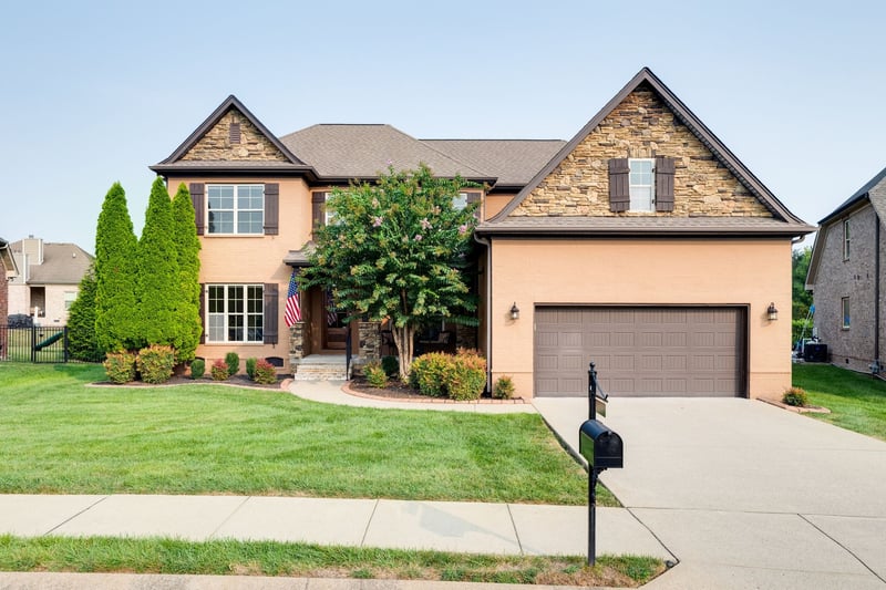 8050 Fenwick Ln, Spring Hill, TN 37174