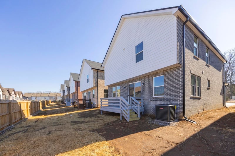 447 Sandhill Rd, La Vergne, TN 37086