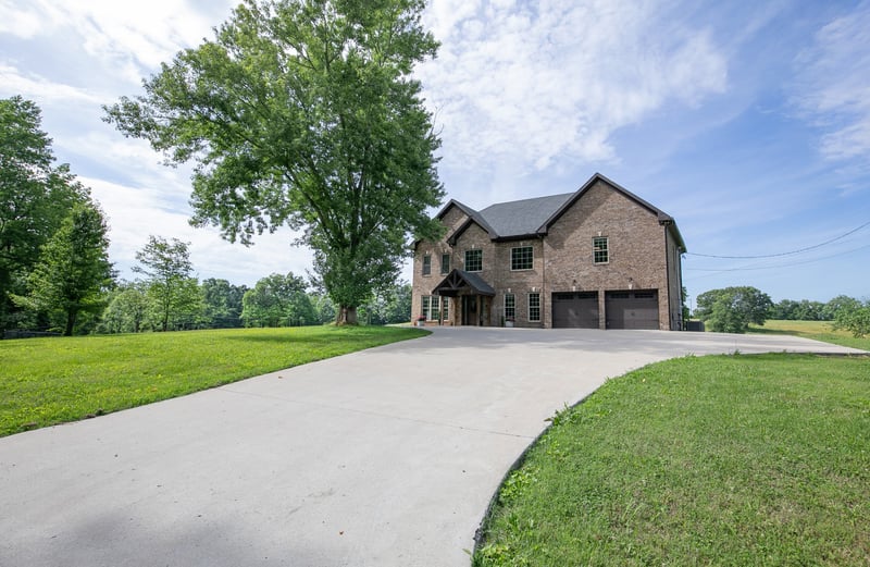 7144 Hall Rd, Greenbrier, TN 37073