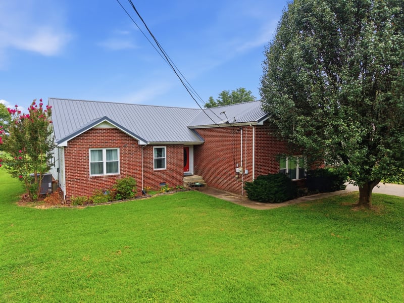 1705 Hunt Ln, Pleasant View, TN 37146