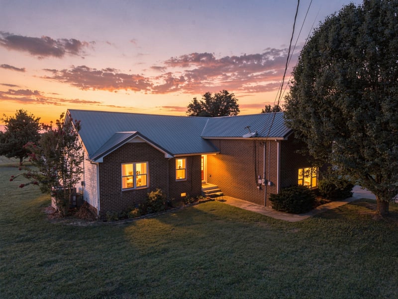 1705 Hunt Ln, Pleasant View, TN 37146