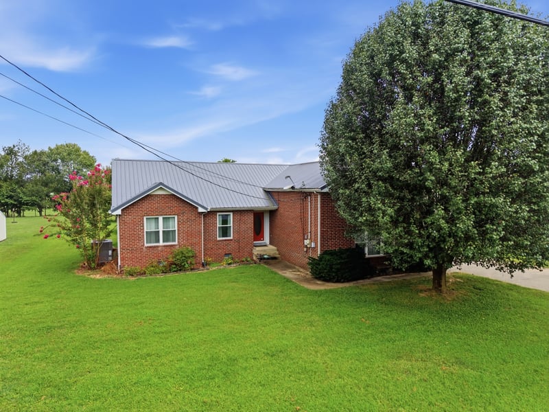 1705 Hunt Ln, Pleasant View, TN 37146