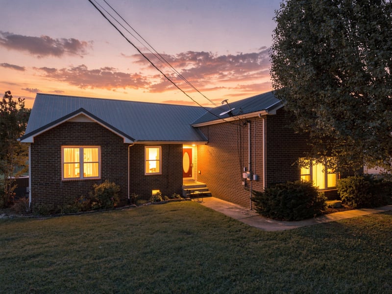 1705 Hunt Ln, Pleasant View, TN 37146