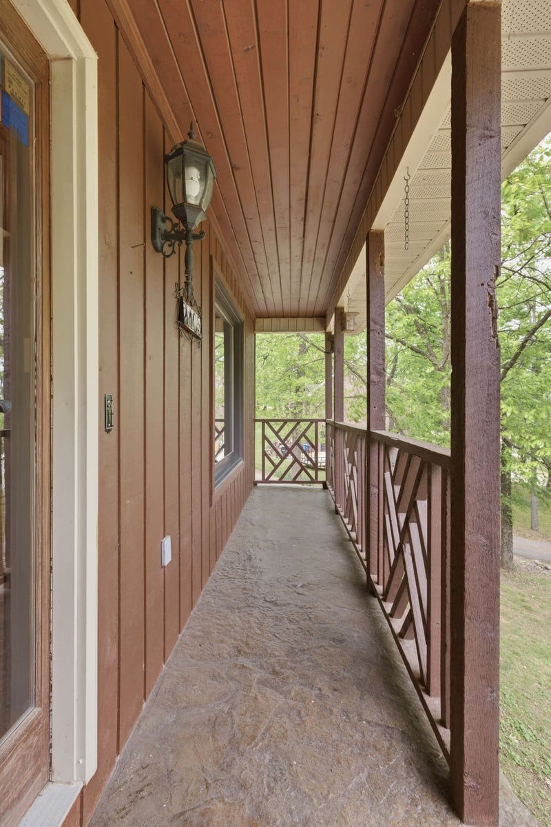2105 Alpine Dr, Columbia, TN 38401