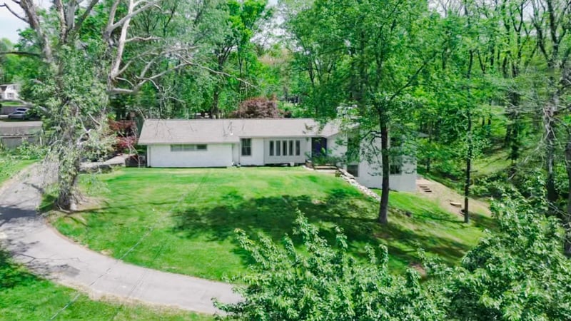537 Indian Lake Rd, Hendersonville, TN 37075