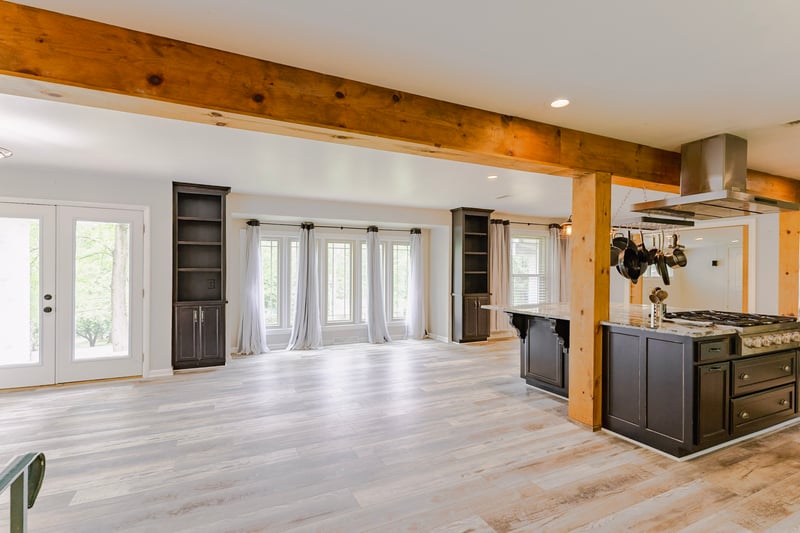537 Indian Lake Rd, Hendersonville, TN 37075