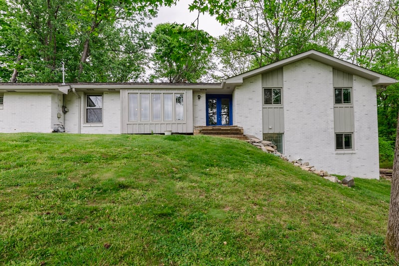 537 Indian Lake Rd, Hendersonville, TN 37075