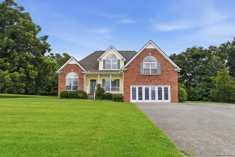 813 Shun Pike, Cottontown, TN 37048