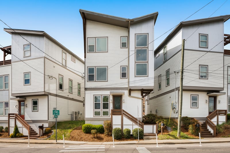 702 Porter Rd, Nashville, TN 37206