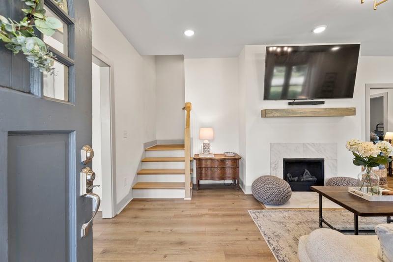 1118 Riverwood Dr, Nashville, TN 37216