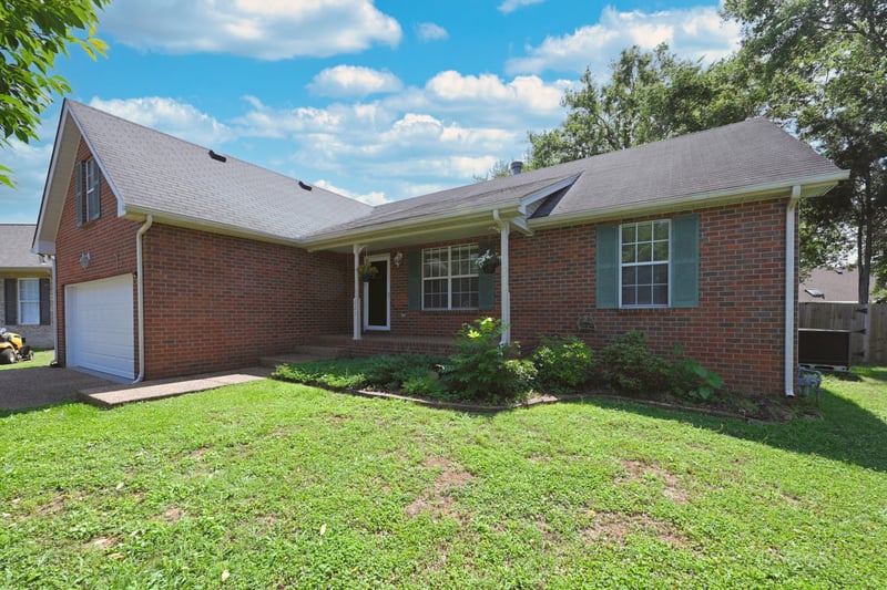 621 Kingsway Dr, Old Hickory, TN 37138