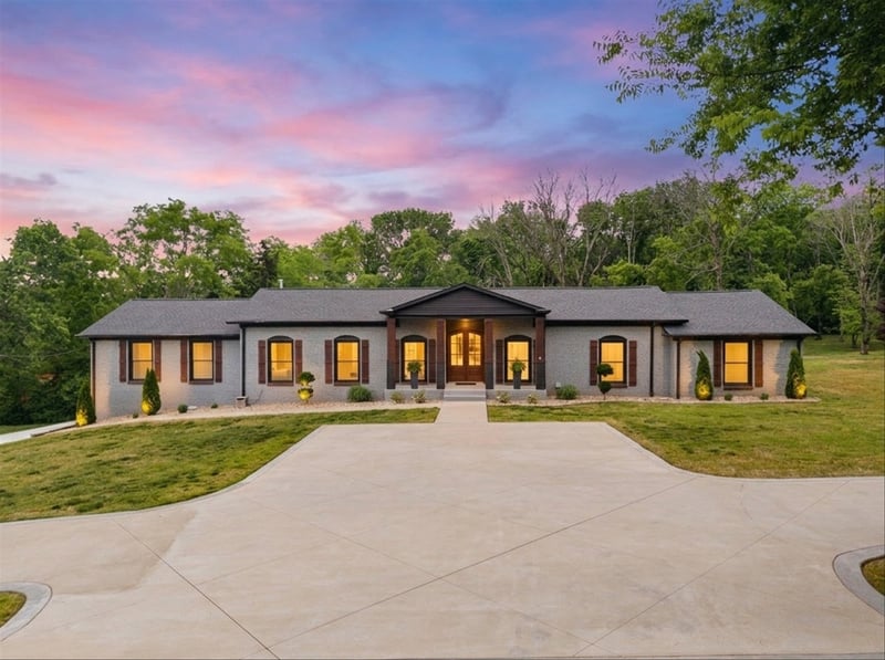 8115 Vaden Dr, Brentwood, TN 37027