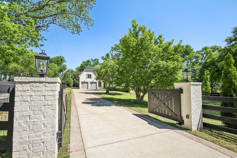 1126 Battery Ln, Nashville, TN 37220