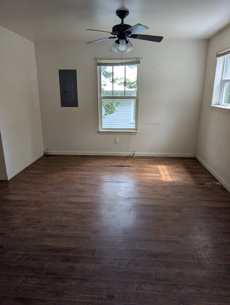 211 Central High St, Dickson, TN 37055