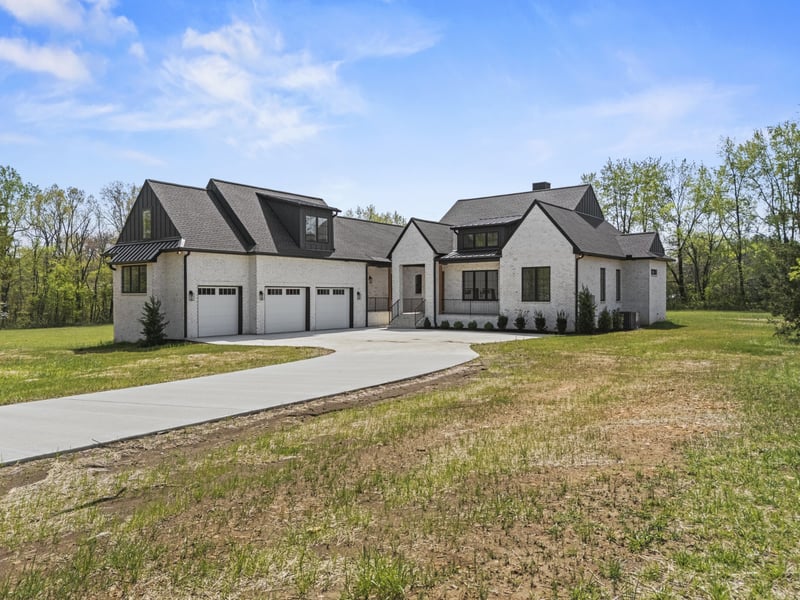 116 Bradley Ln, Cottontown, TN 37048