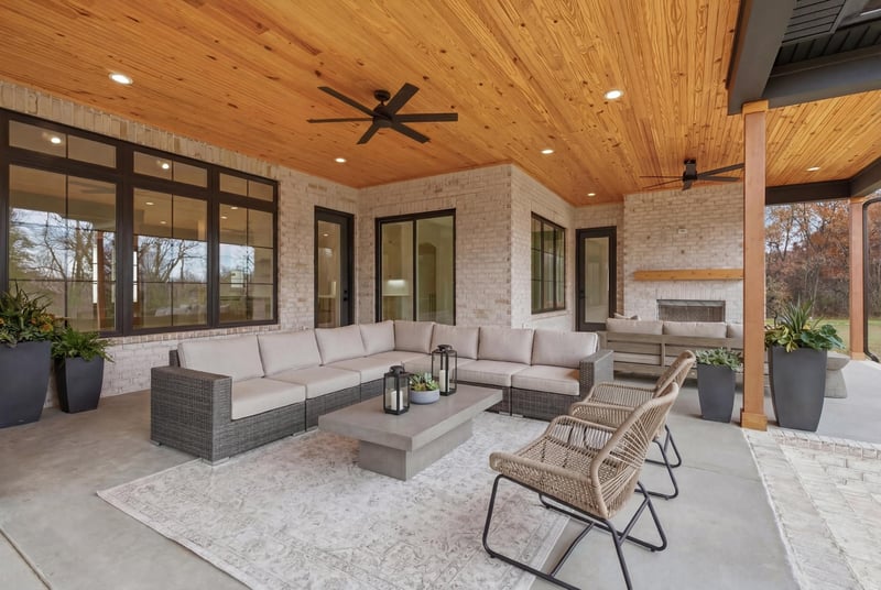 116 Bradley Ln, Cottontown, TN 37048