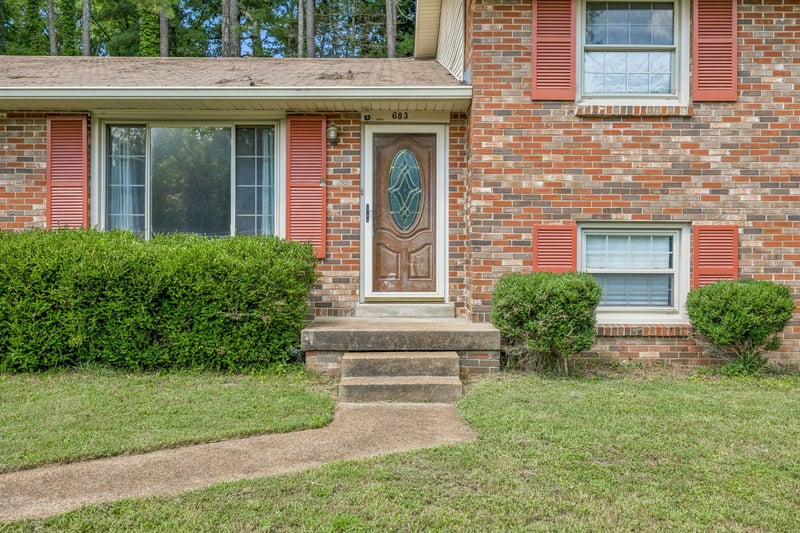 683 Brewer Dr, Nashville, TN 37211