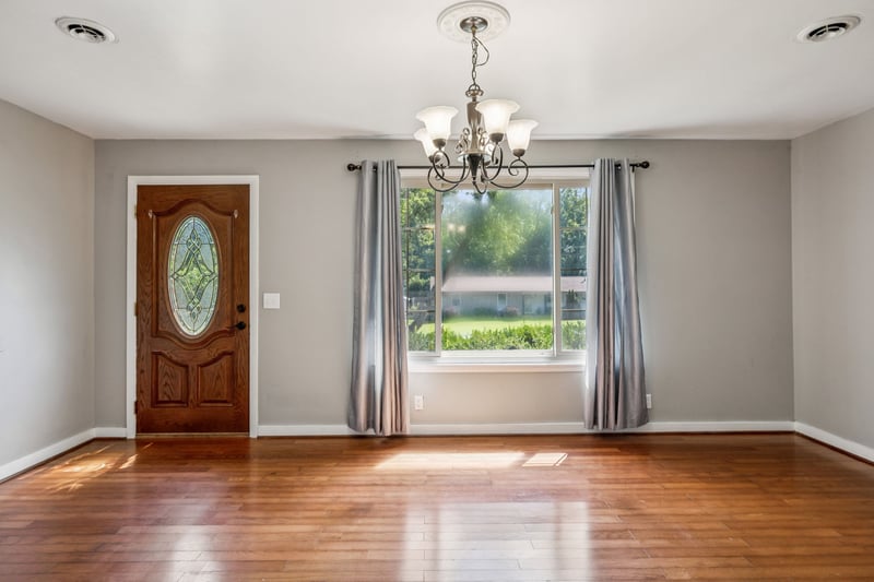 683 Brewer Dr, Nashville, TN 37211