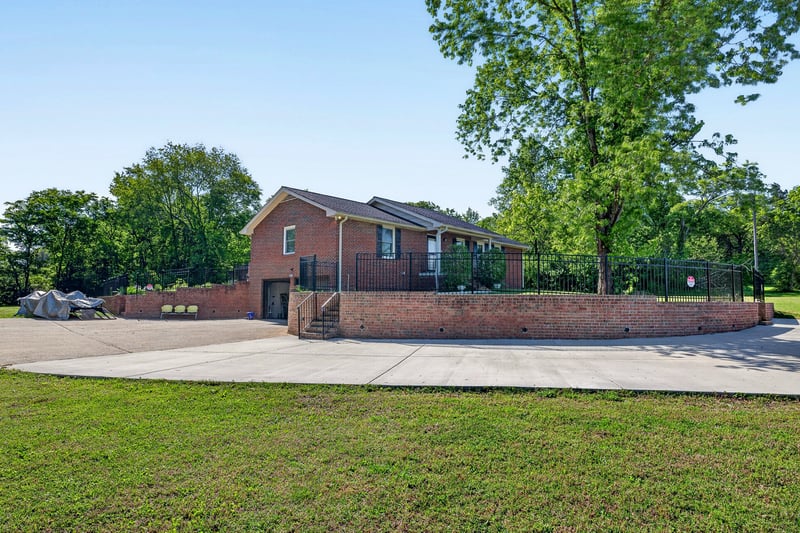 833 Leeville Rd, Lebanon, TN 37090