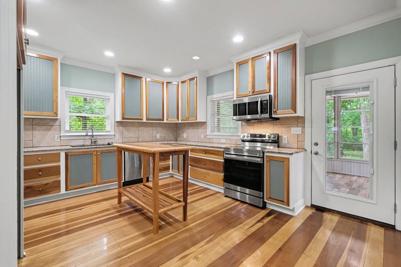 3510 Tobe Robertson Rd, Columbia, TN 38401